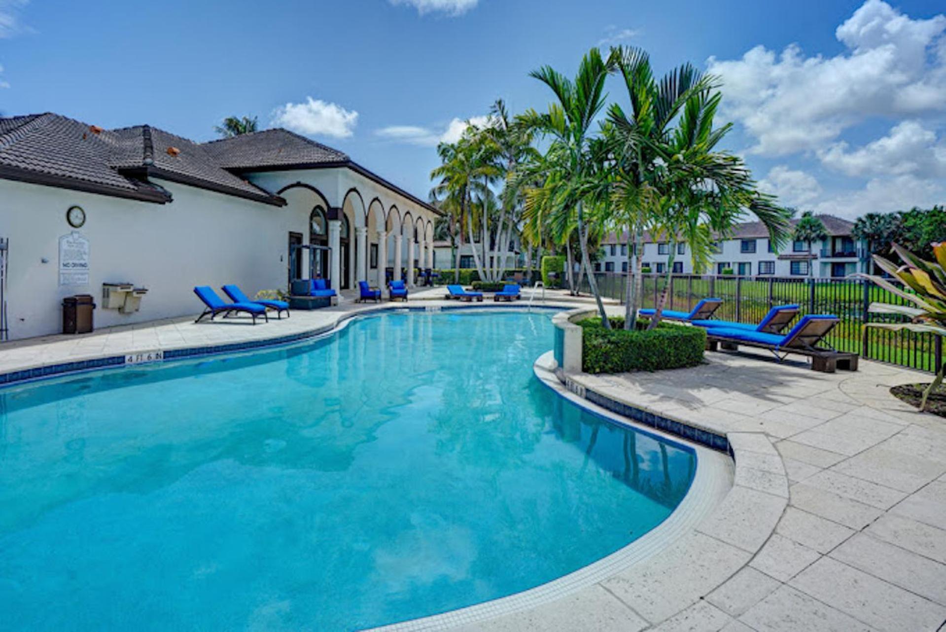 Newly Renovated Townhome With King Bed Delray Beach Extérieur photo
